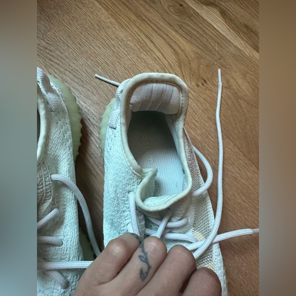 Yeezy alien color limited edition REAL size 8.5 women’s - Picture 4 of 6